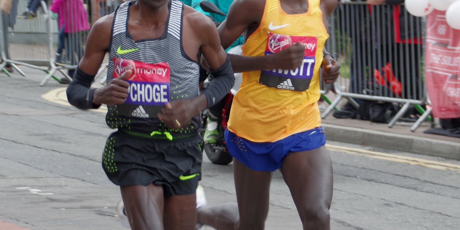 Eliud Kipchoge liep in 2019 als eerste (in een niet-officiële race) een marathon onder de 2 uur.