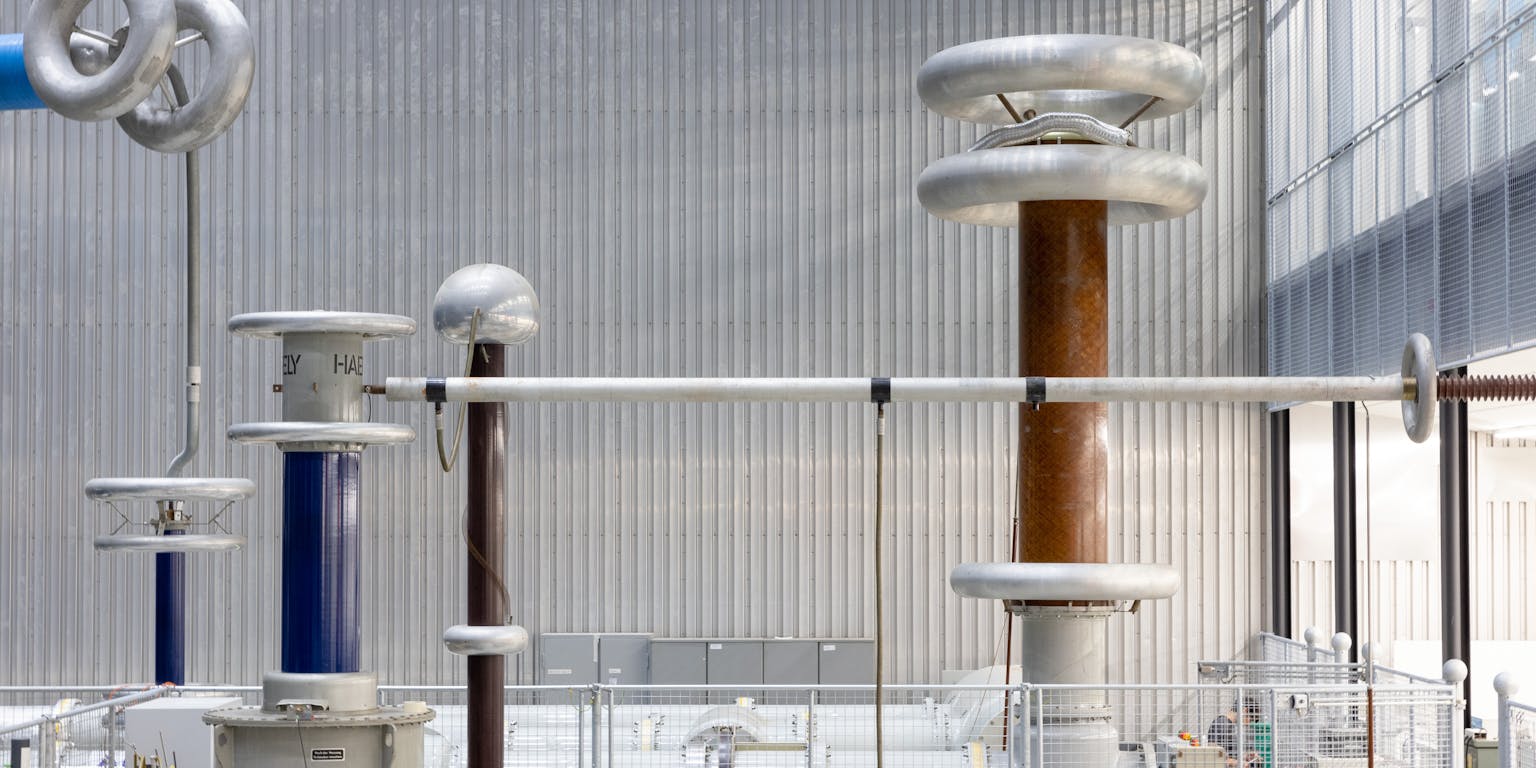 De apparaten van het nieuwe elektriciteitslab ESP van de TU Delft.