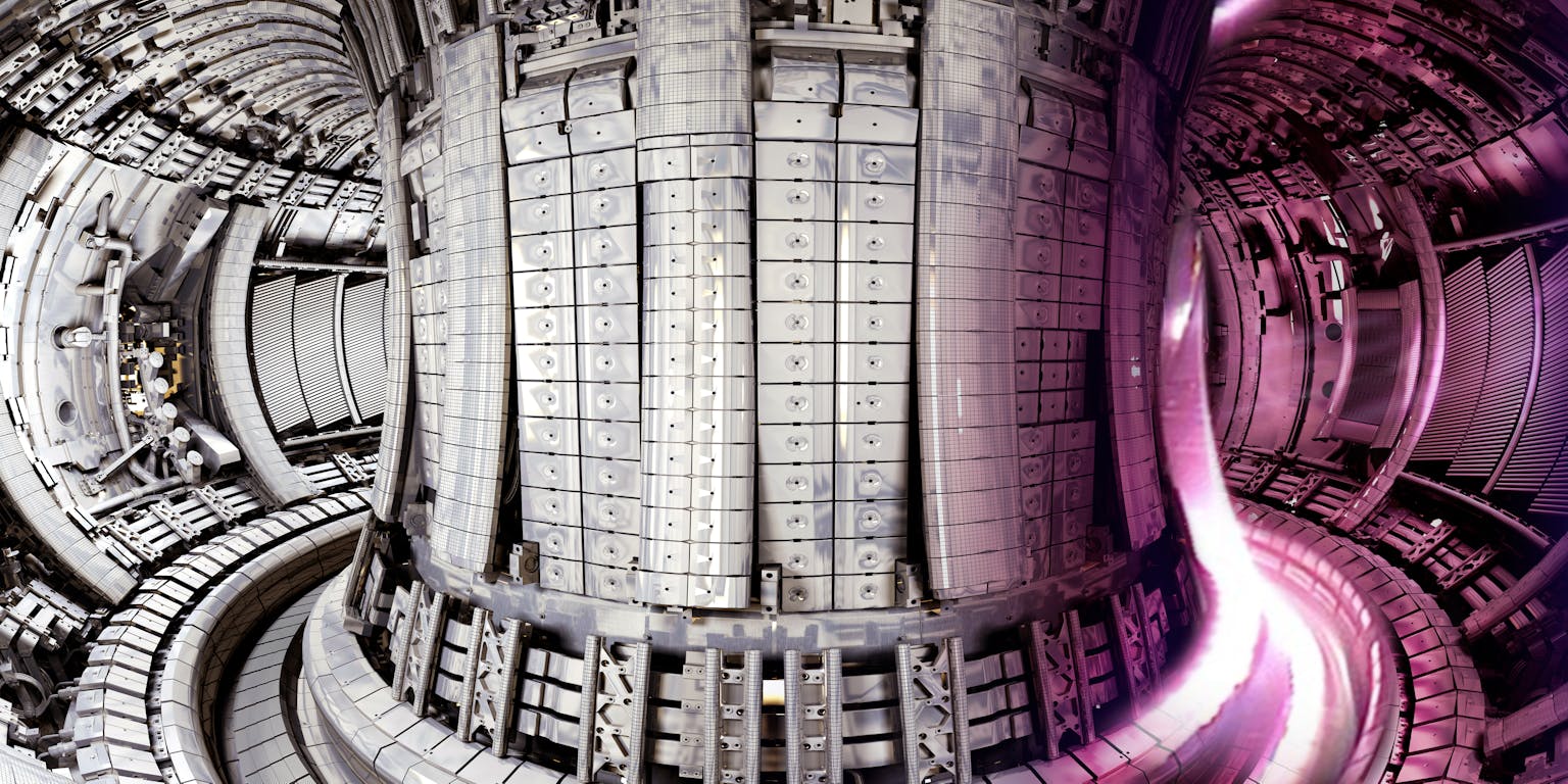 Interieur van de Franse kernreactor ITER. Het is de eerste kernfusiereactor die meer energie oplevert dan nodig is om het fusieplasma te verhitten en te controleren.
