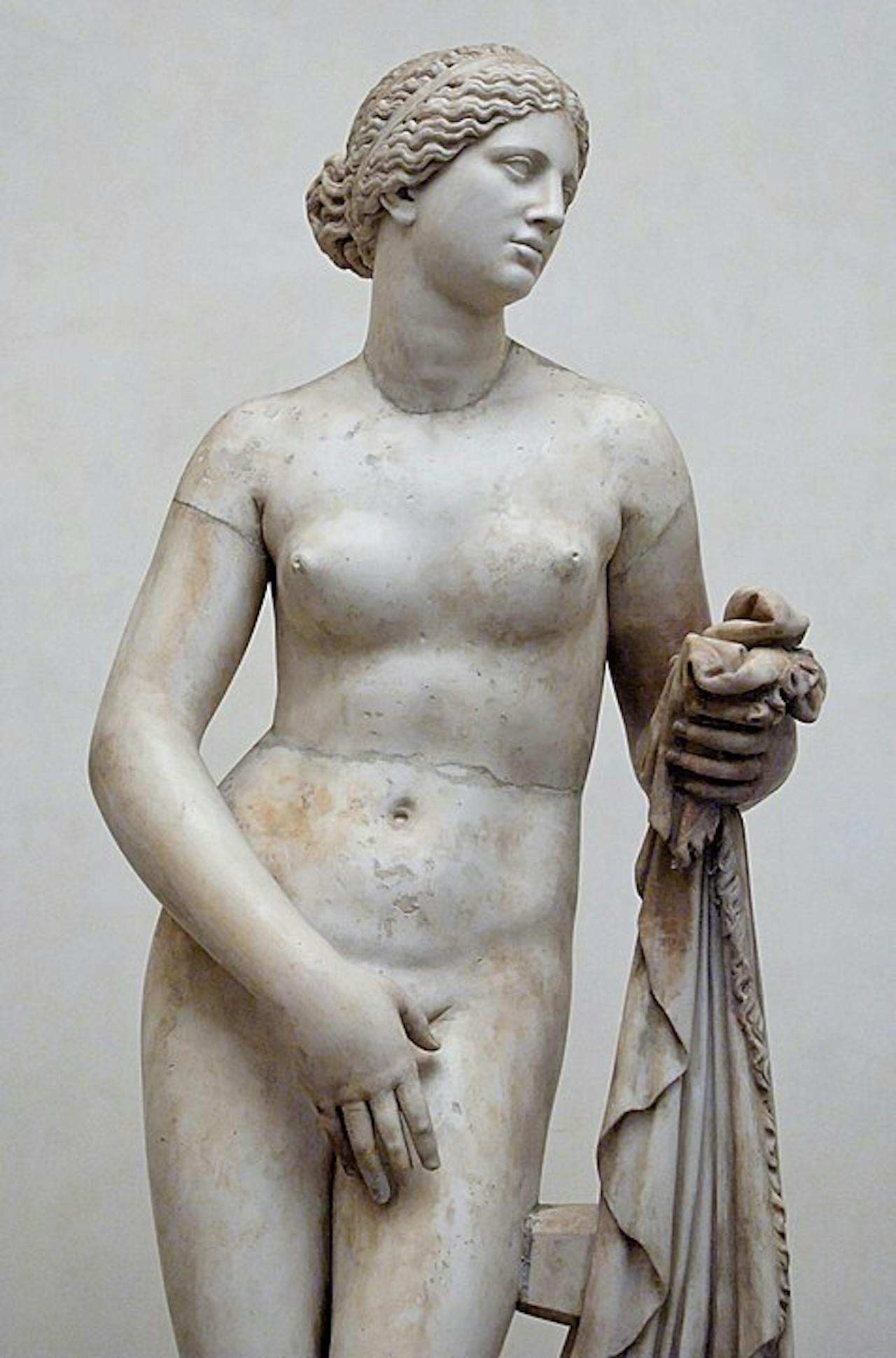 Een beeld. Het is een romeinse kopie van de Aphrodite van Knidos.