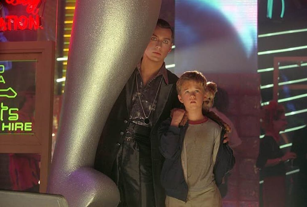 Hoofdpersonen David en Gigolo Joe, allebei androïden, uit de film A.I. - Artificial Intelligence