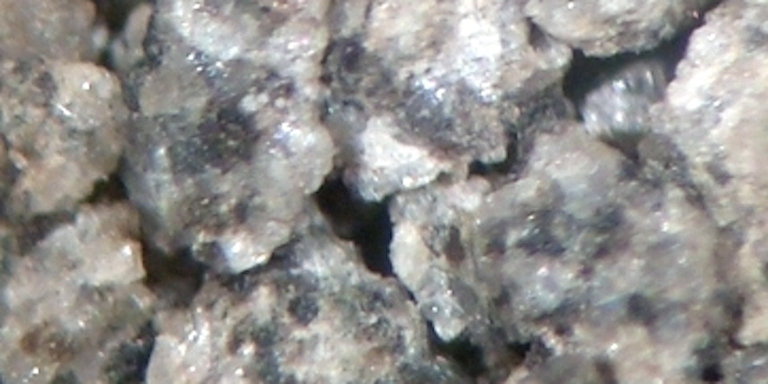 Zandsteen onder de microscoop.