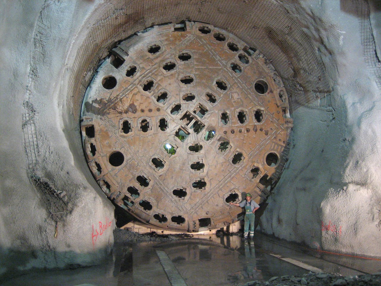 Een van de boren waarmee de Gotthard-basistunnel is gegraven.