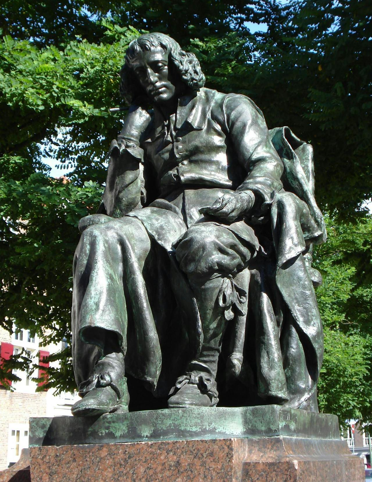 Standbeeld van Spinoza in Den Haag.