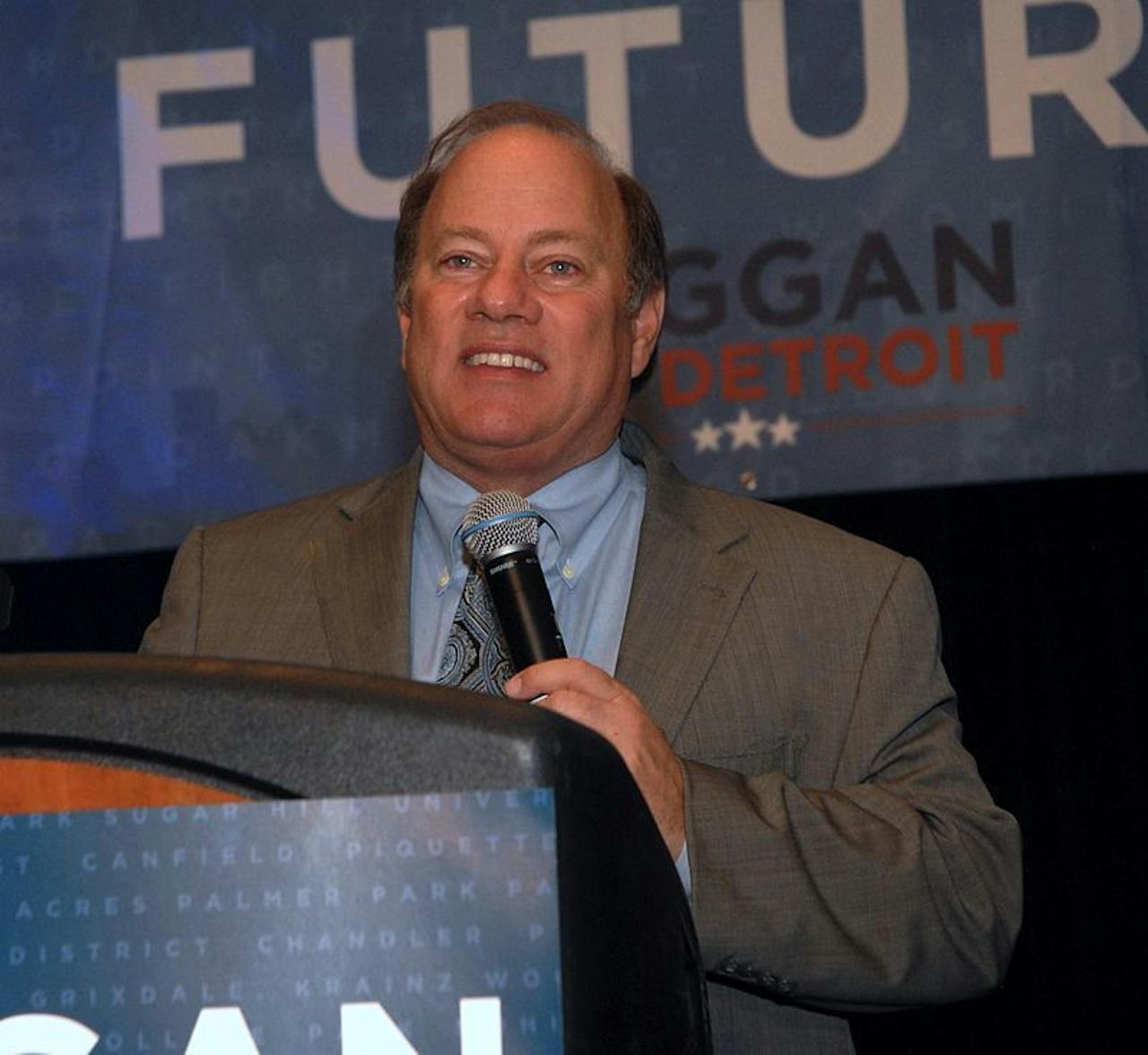 Een foto van Mike Duggan, Burgemeester van Detroit.