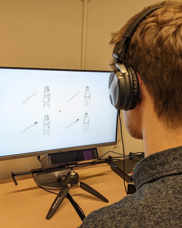 Bij eye-tracking worden de oogbewegingen van een proefpersoon gevolgd.
