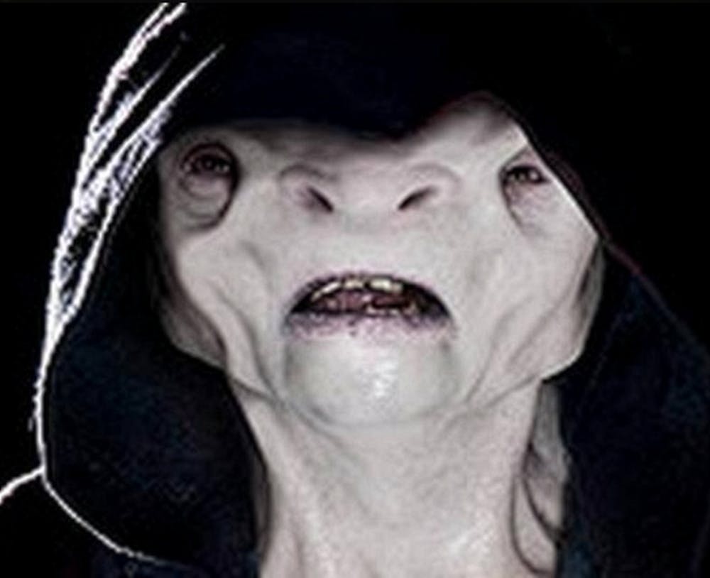 <p>Filmstill uit Frankenstein, een Britse tv-serie uit 2007, toont een bleek, buitenaards uitziend monster van Frankenstein.</p> Filmstill uit Frankenstein, een Britse tv-serie uit 2007, toont een bleek, buitenaards uitziend monster van Frankenstein