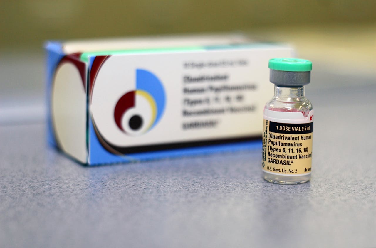 Meisjes die zijn ingeënt tegen HPV hebben zeventig tot tachtig procent minder kans om baarmoederhalskanker te krijgen.