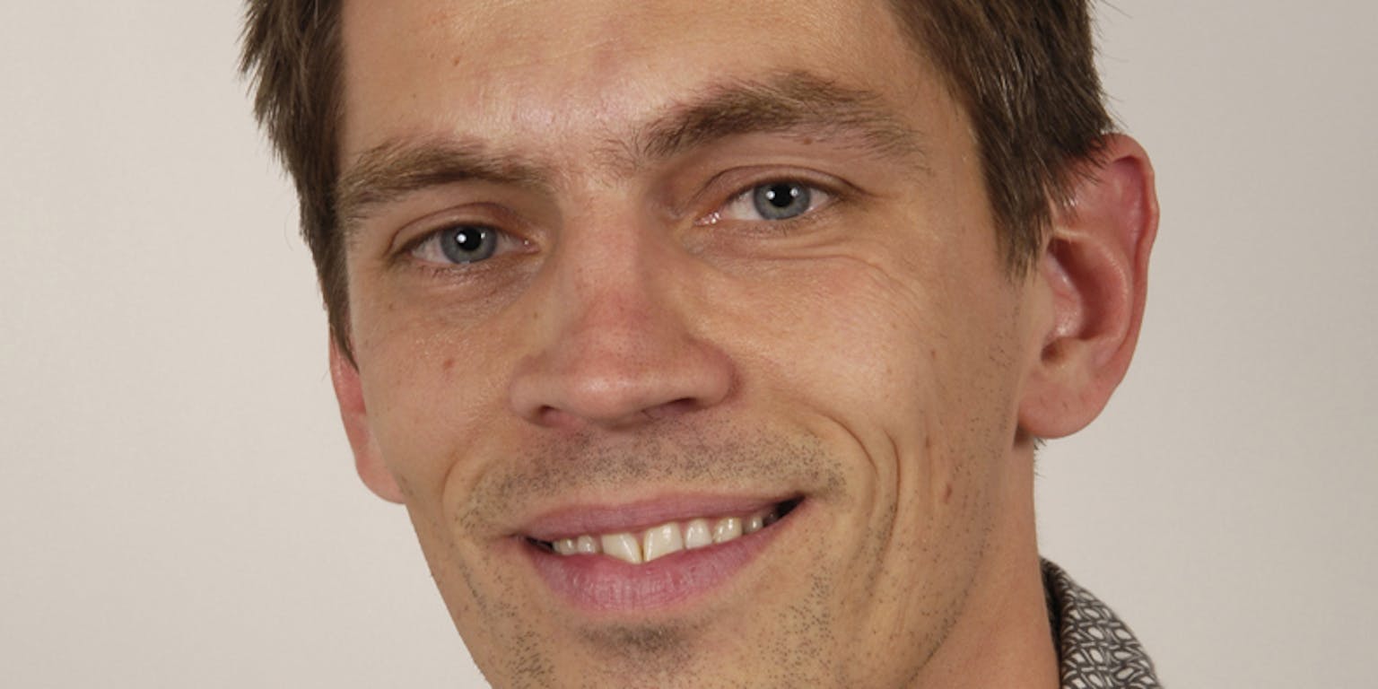 Een kleurenfoto van Geert Kops.