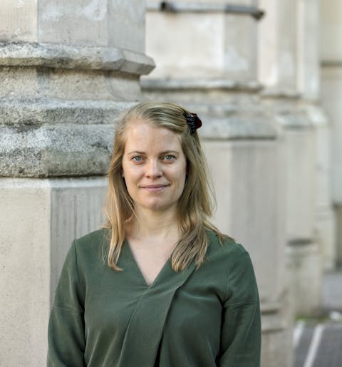 Lieke Asma: “Het probleem zit in handelingen die we onbewust uitvoeren en die dus voor onszelf onzichtbaar blijven, hoeveel reflectie we ook toepassen.” Portret van Lieke Asma