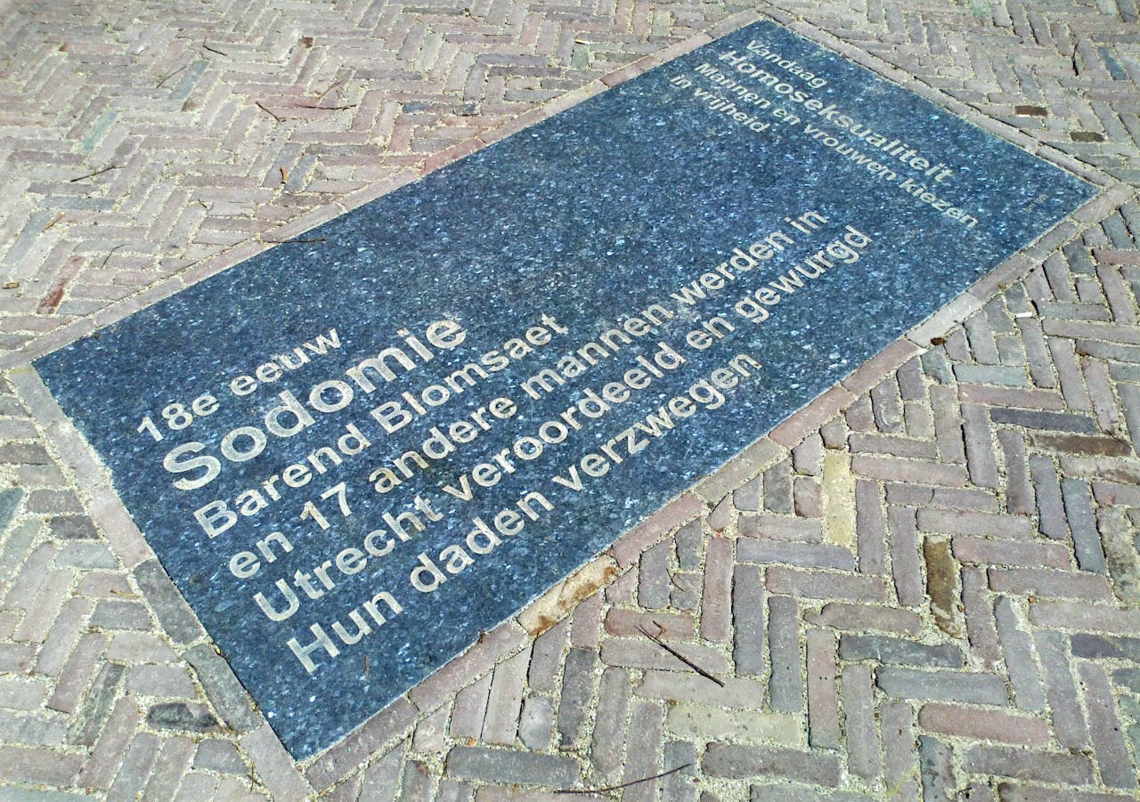 Homomonument in Utrecht, ter herdenking van de sodomieprocessen in 1730.