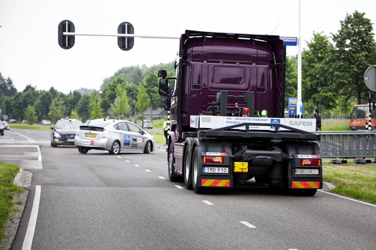 De Grand Cooperative Driving Challenge was niet alleen voor auto’s. Ook deze truck van KTH Stockholm deed mee en eindigde op een verdienstelijke derde plaats.