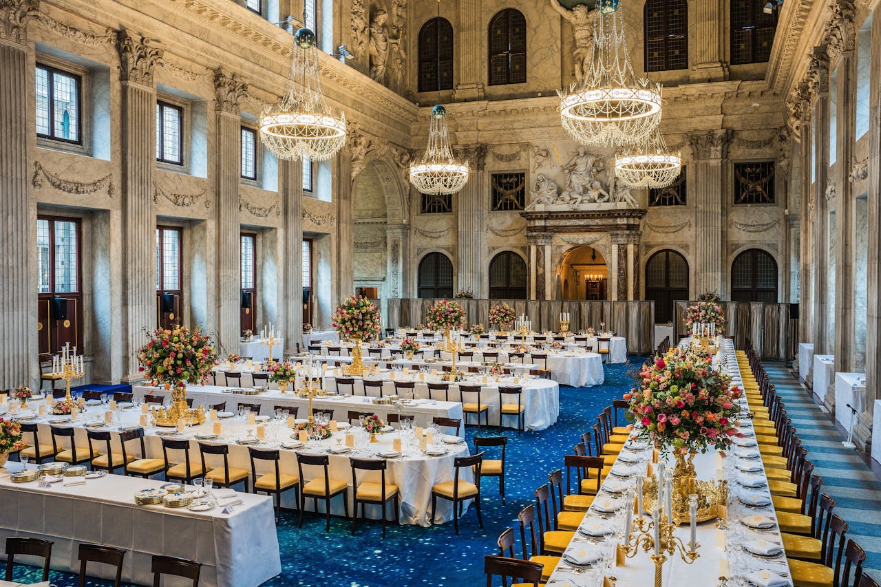 Een staatsbanket in de Burgerzaal van het Koninklijk Paleis Amsterdam.