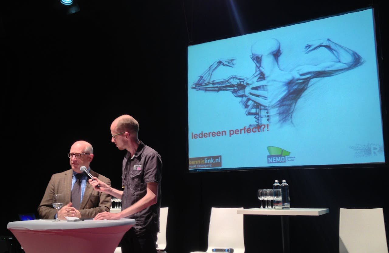 Kort interview met Jan Staman (links) als opwarmertje voor de discussie.