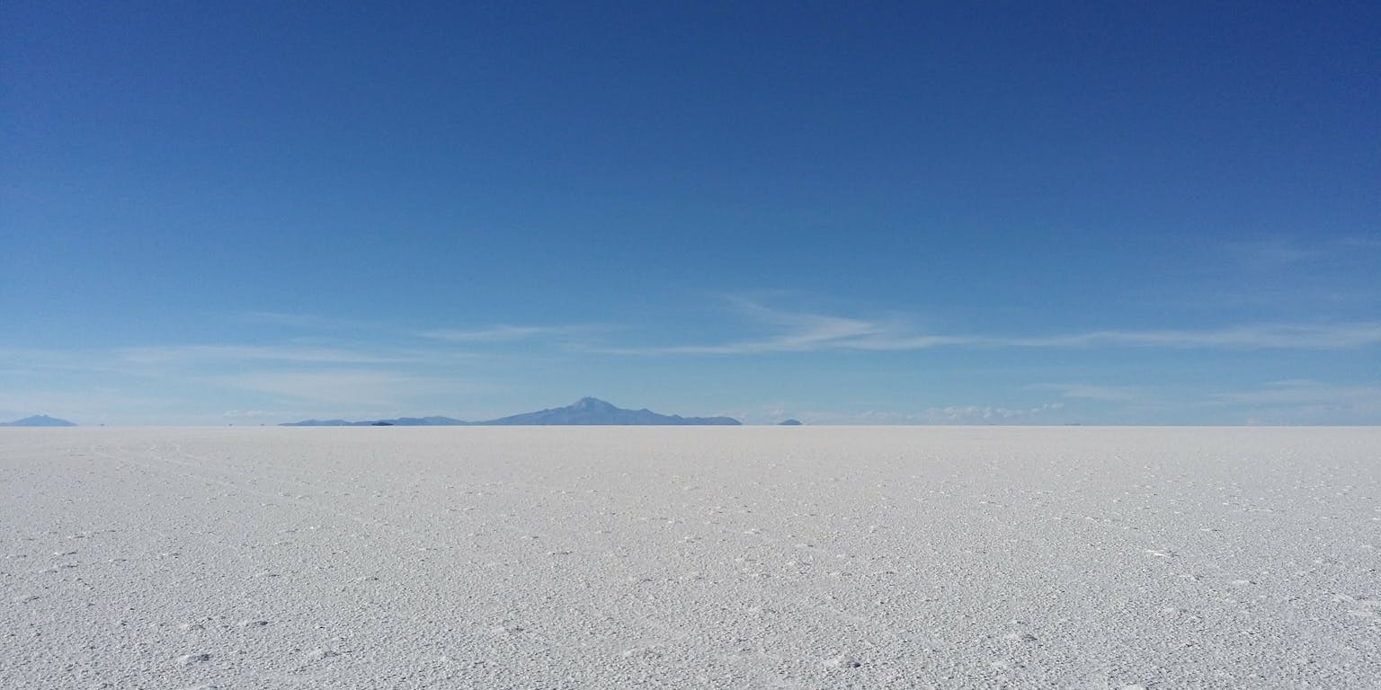 De zoutvlakte van Uyuni in Bolivia.
