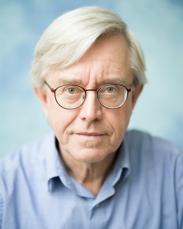 Paul van Tongeren: “Nepnieuws en verzonnen feiten worden gemotiveerd door belangen, door wat mensen belangrijk vinden. En daarover moet het gesprek gaan.” Portret van Paul van Tongeren