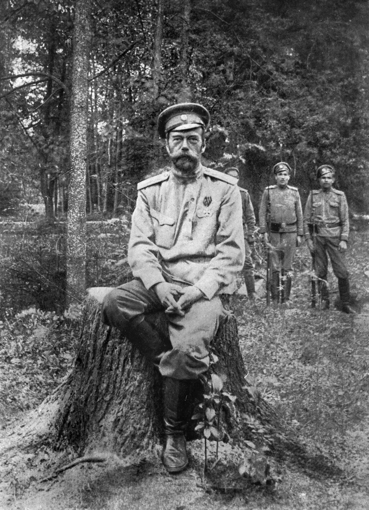 Foto van Nicholas II na zijn abdicatie in maart 1917.