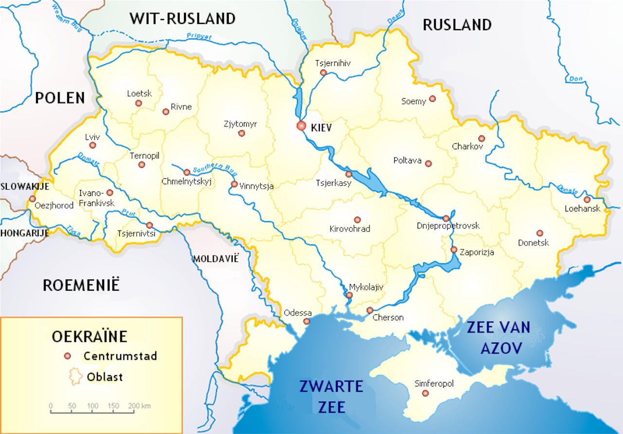 Een kaart van Oekraïne met grote steden en rivieren.