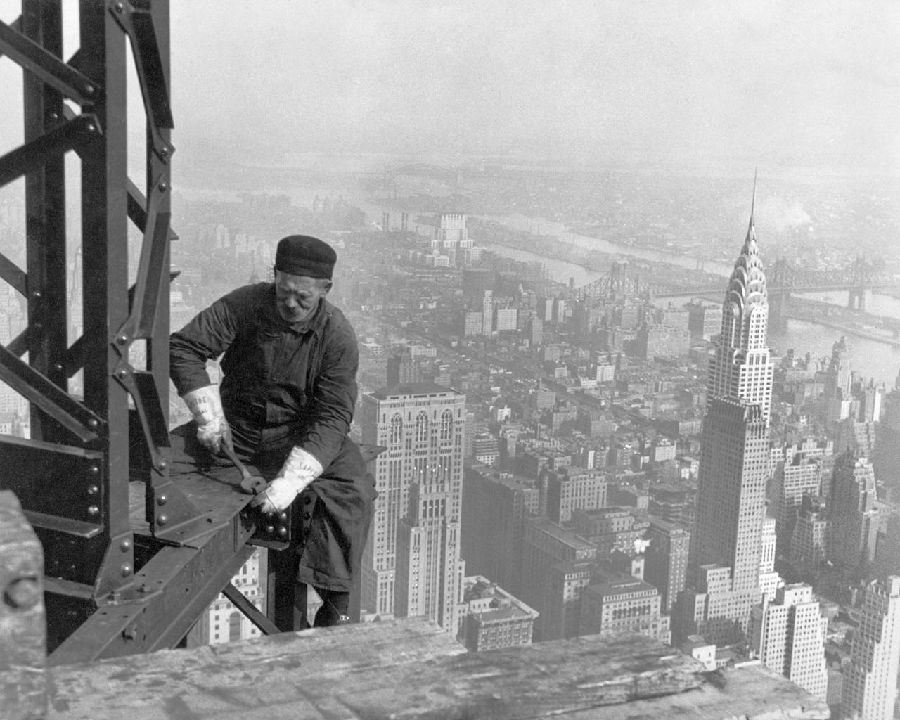 Door de lift werd hoogbouw mogelijk, zoals de beroemde Empire State Building in New York.