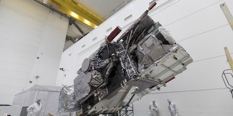 Een van de Amerikaanse GOES-satellieten (Geostationary Operational Environmental Satellite) die het ruimteweer monitoren.
