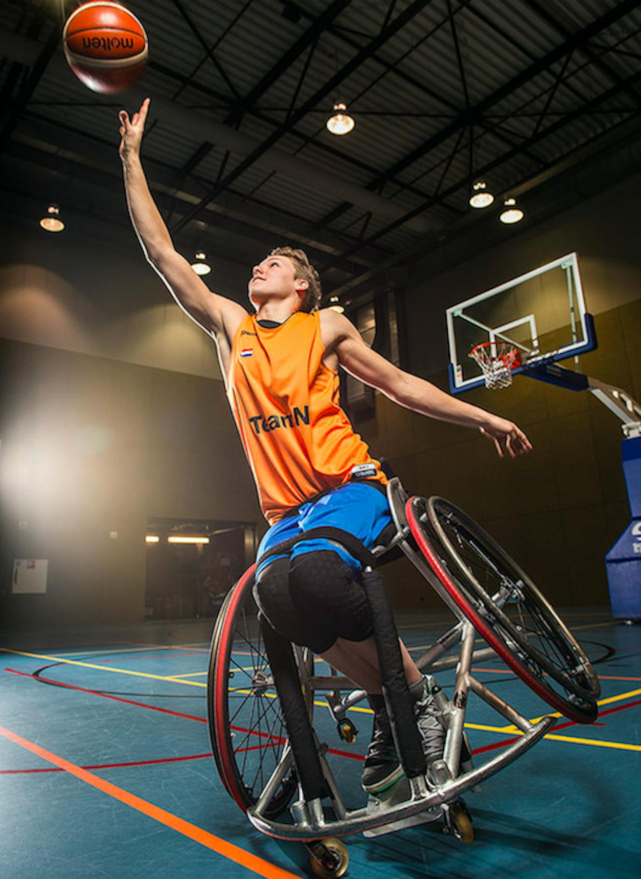 Bo Kramer, een rolstoelbasketballer van TeamNL.