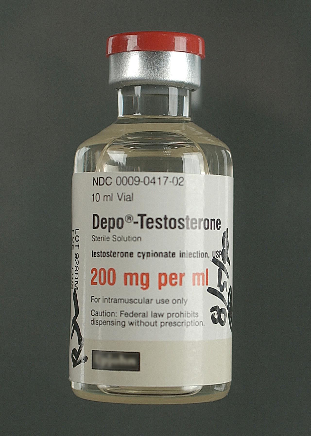 Een fles depo-testosteron.
