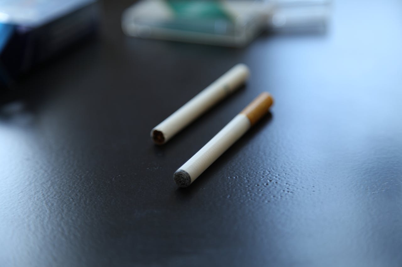 Sommige e-sigaretten zien eruit als gewone sigaretten.