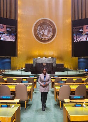 Nozizwe Dube (gespecialiseerd in internationaal en Europees recht) bij de VN in New York.