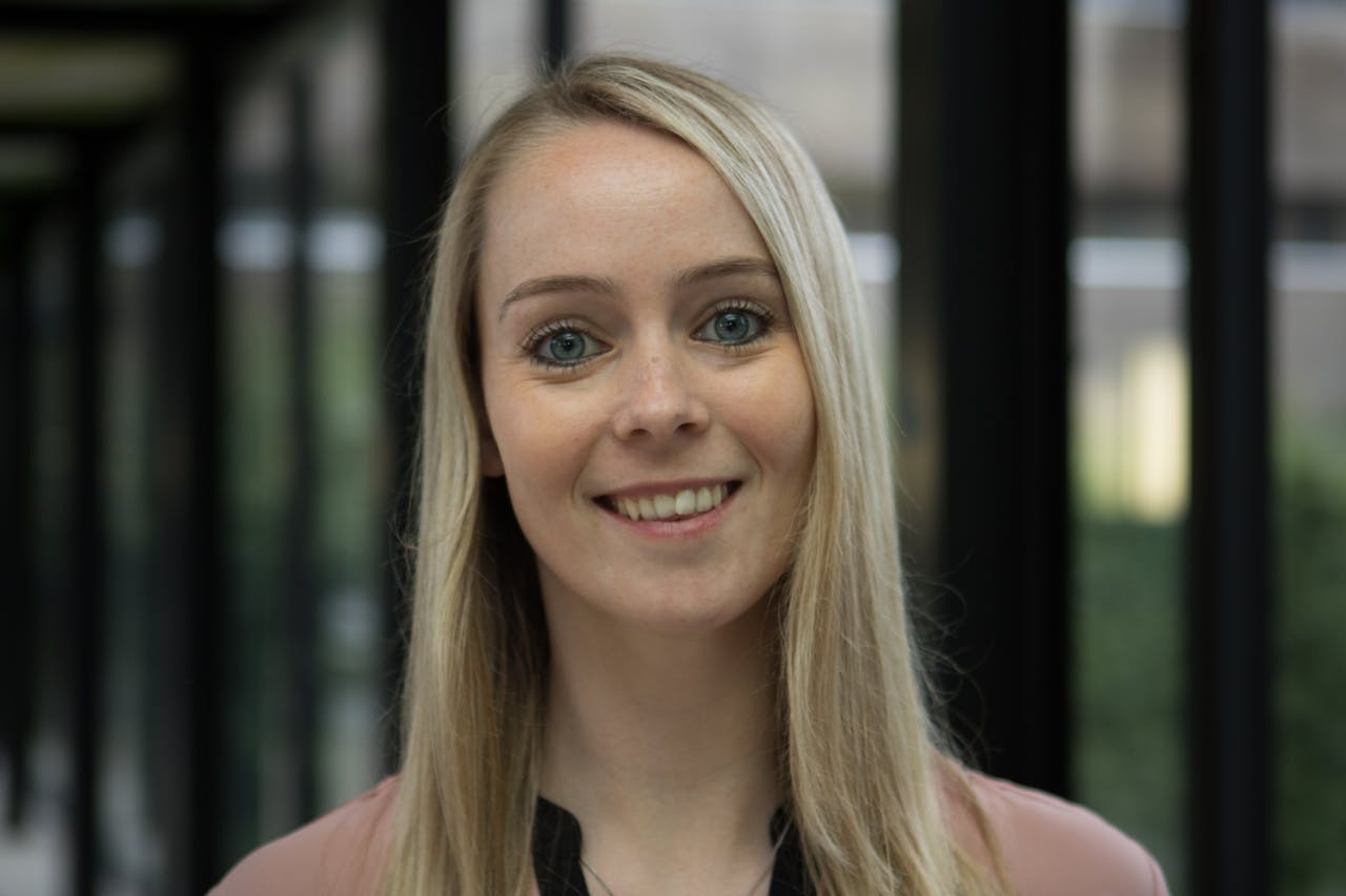 Lieke Verheijen doet onderzoek naar emoji in digitale communicatie.