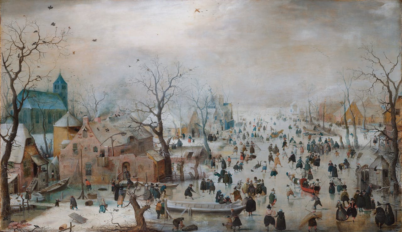 Een schilderij van Hendrick Avercamp van mensen die schaatsen op het ijs in de winter.