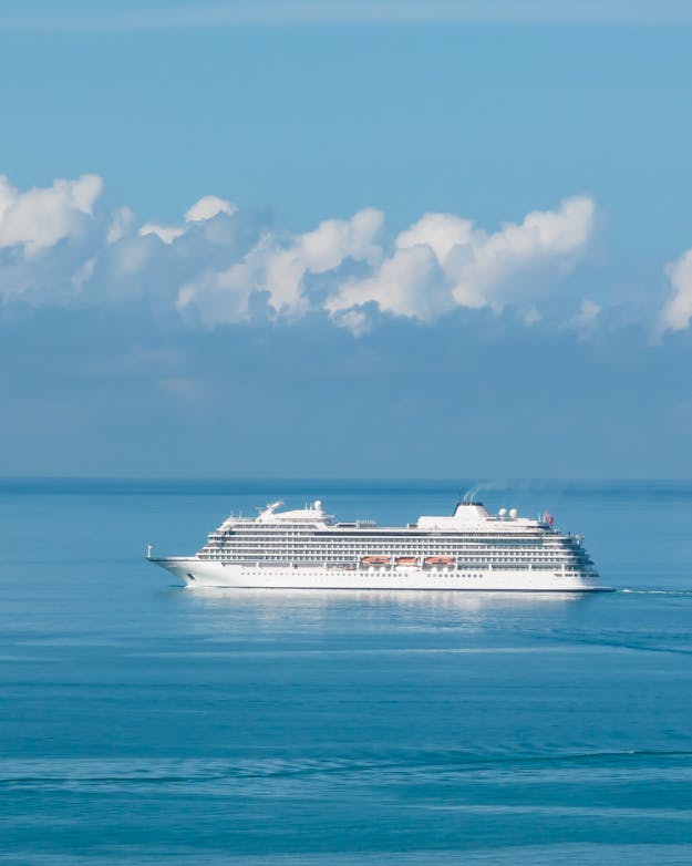cruiseschip op zee cruiseschip op zee