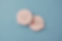 symbool van lege batterij en trieste emoji