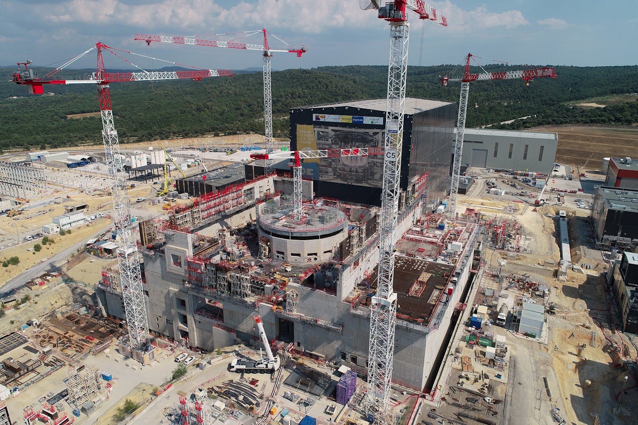 De bouwplaats van kernfusiereactor ITER in juli 2018.