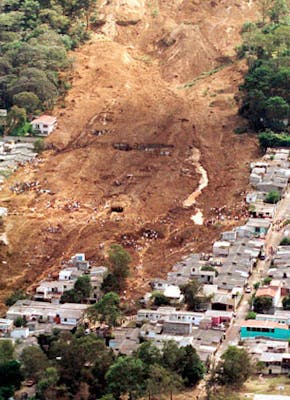 Een foto van de aardbeving in El Salvador.