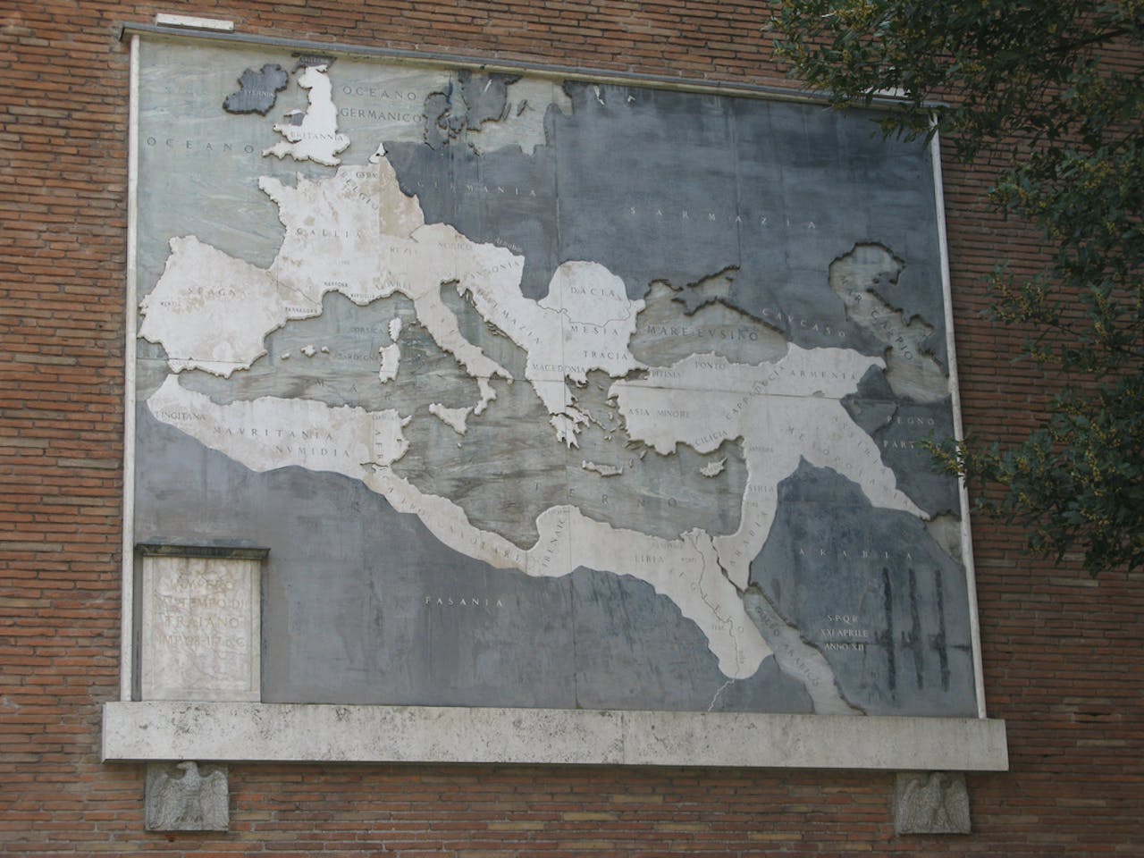Kaart 4. Inscriptie: L’IMPERO AL TEMPO DI TRAIANO IMP. 98-117 D.C., 1934, Via d. F. I.