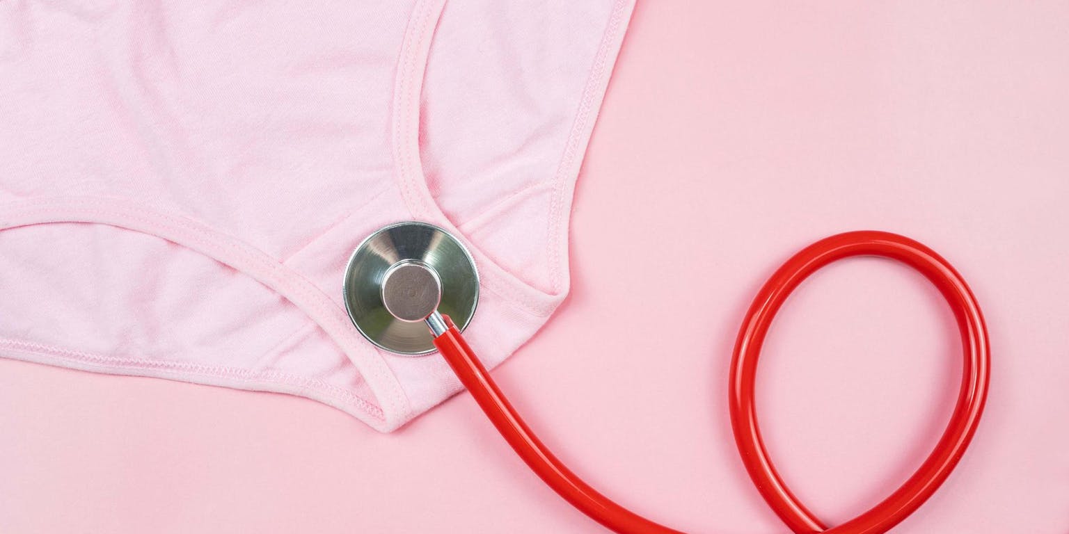 Roze onderbroek met stethoscoop