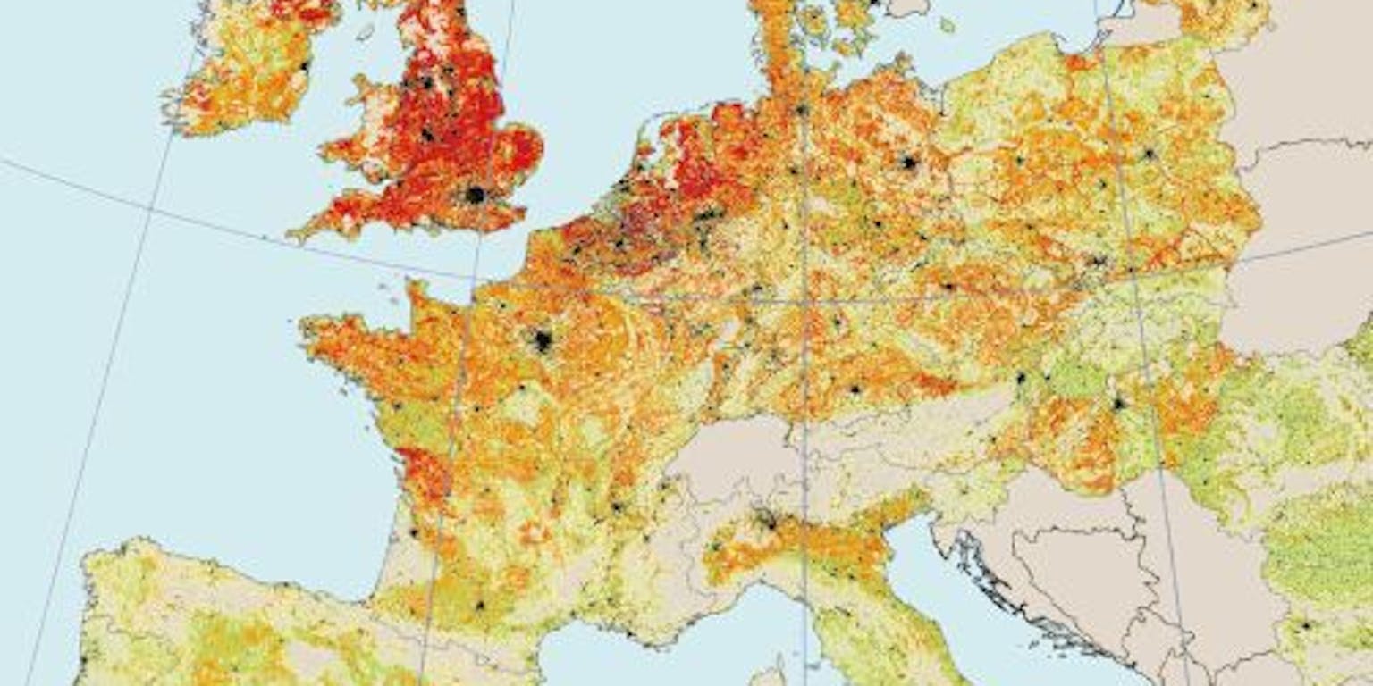 Een kaart van Europa waarop is aangegeven waar de bio diversiteit in gevaar is.