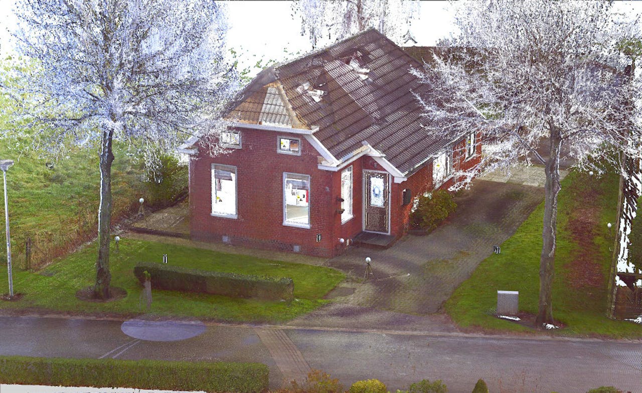 Om het Groningen gasveld te ontlasten, is de aandacht voor kleine gasvelden weer toegenomen. Op de foto een testwoning van de NAM in het Groningse Godlinze. In acht testwoningen onderzoekt de NAM hoe huizen en boerderijen versterkt kunnen worden om aardbevingen beter te doorstaan.